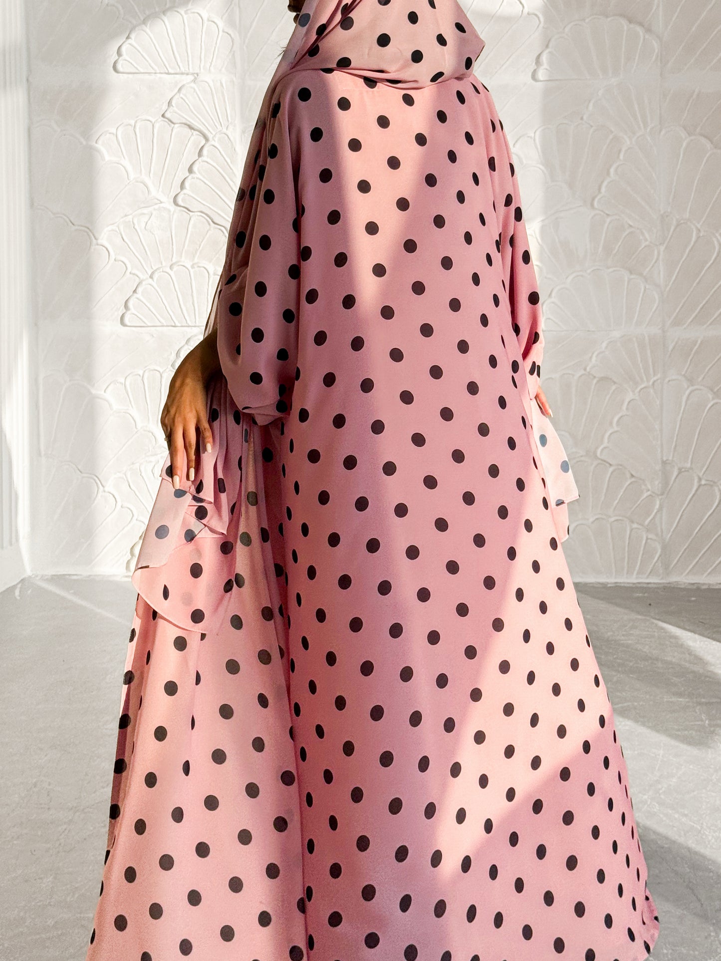 MEI612 - Polka Dots Abaya in Pink