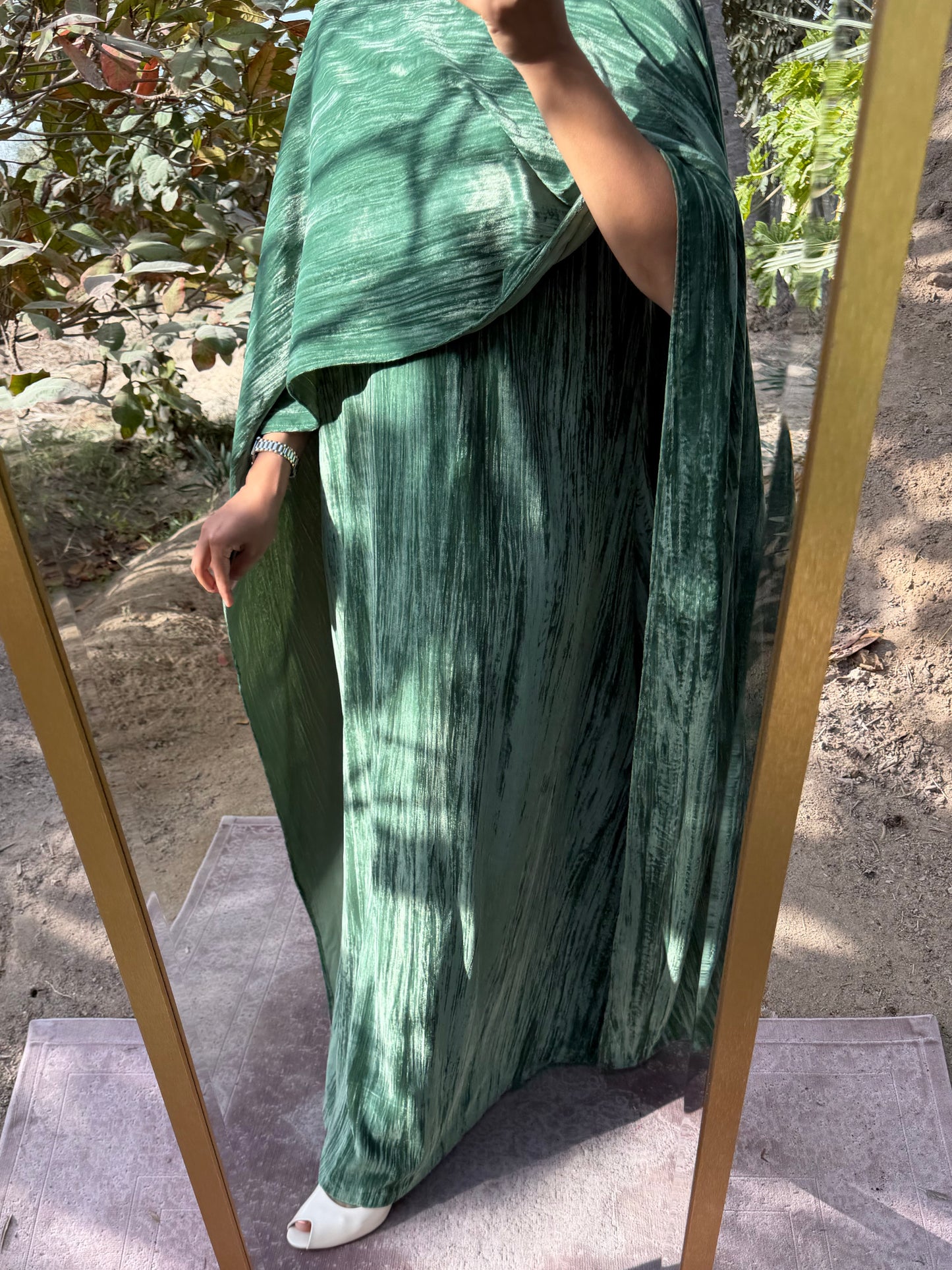 MEI682 - Lilah Velvet Dress in Green