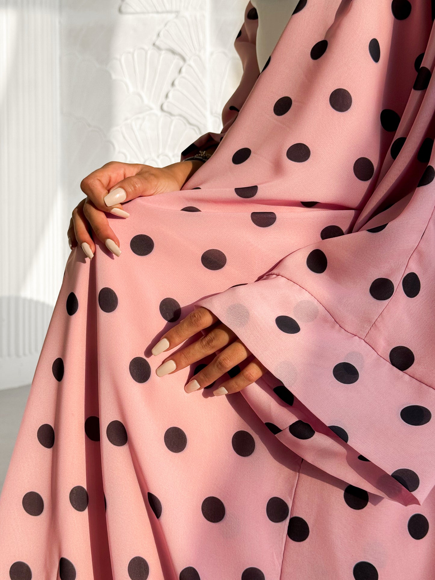 MEI612 - Polka Dots Abaya in Pink