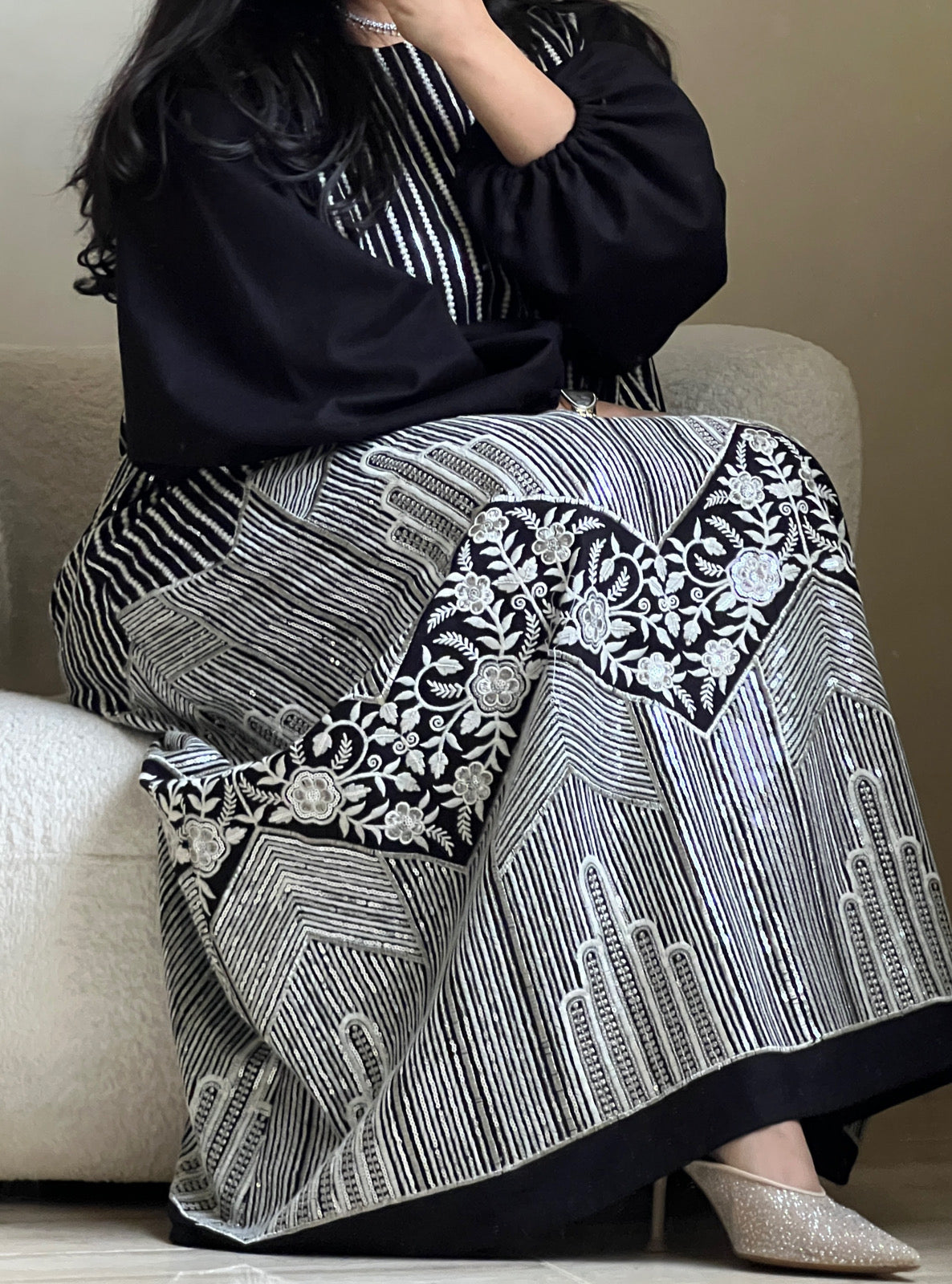 MEI541 - Black Embroidered Jalabiya