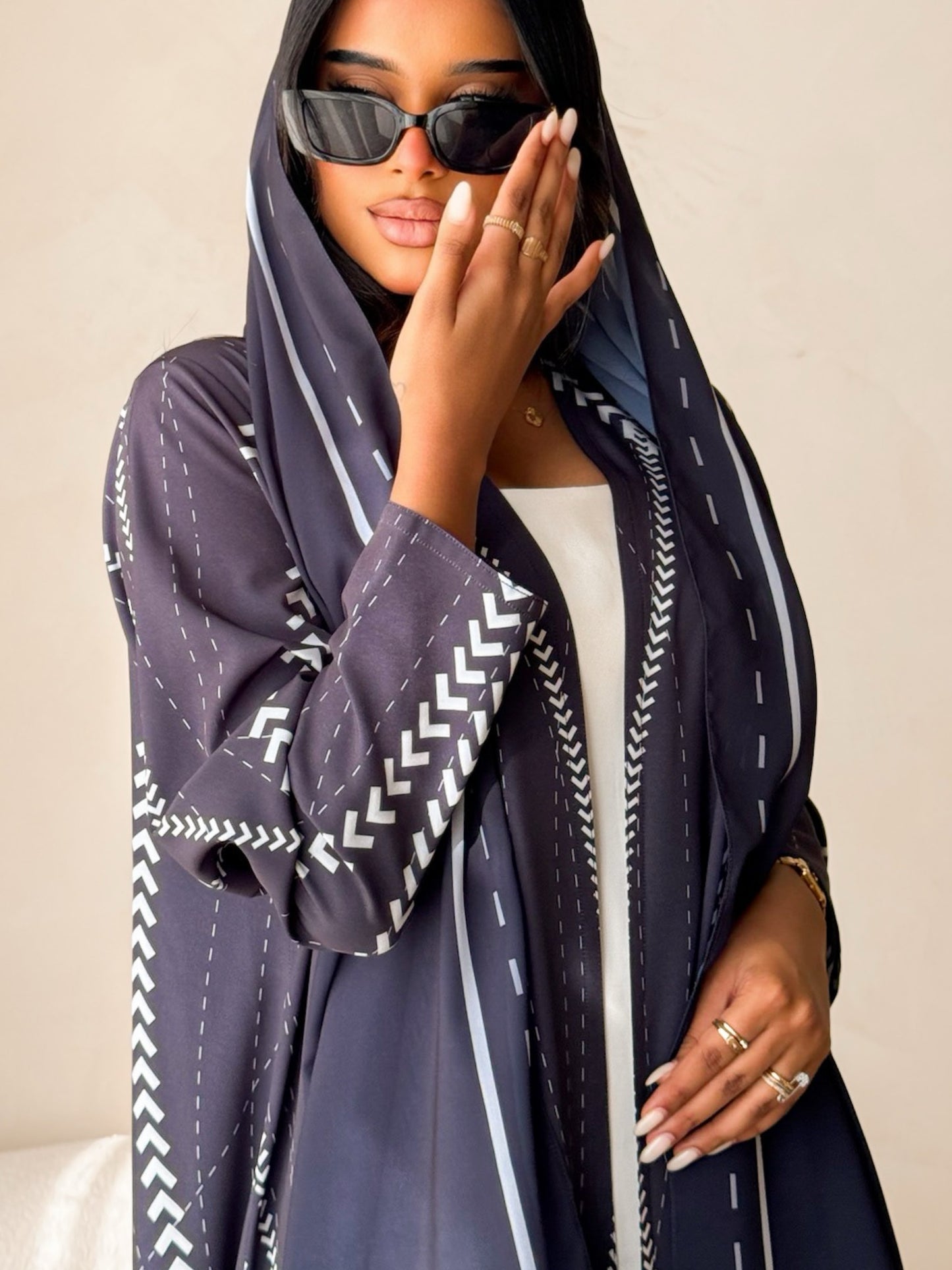 MEI642 - Linea Abaya in Charcoal Black