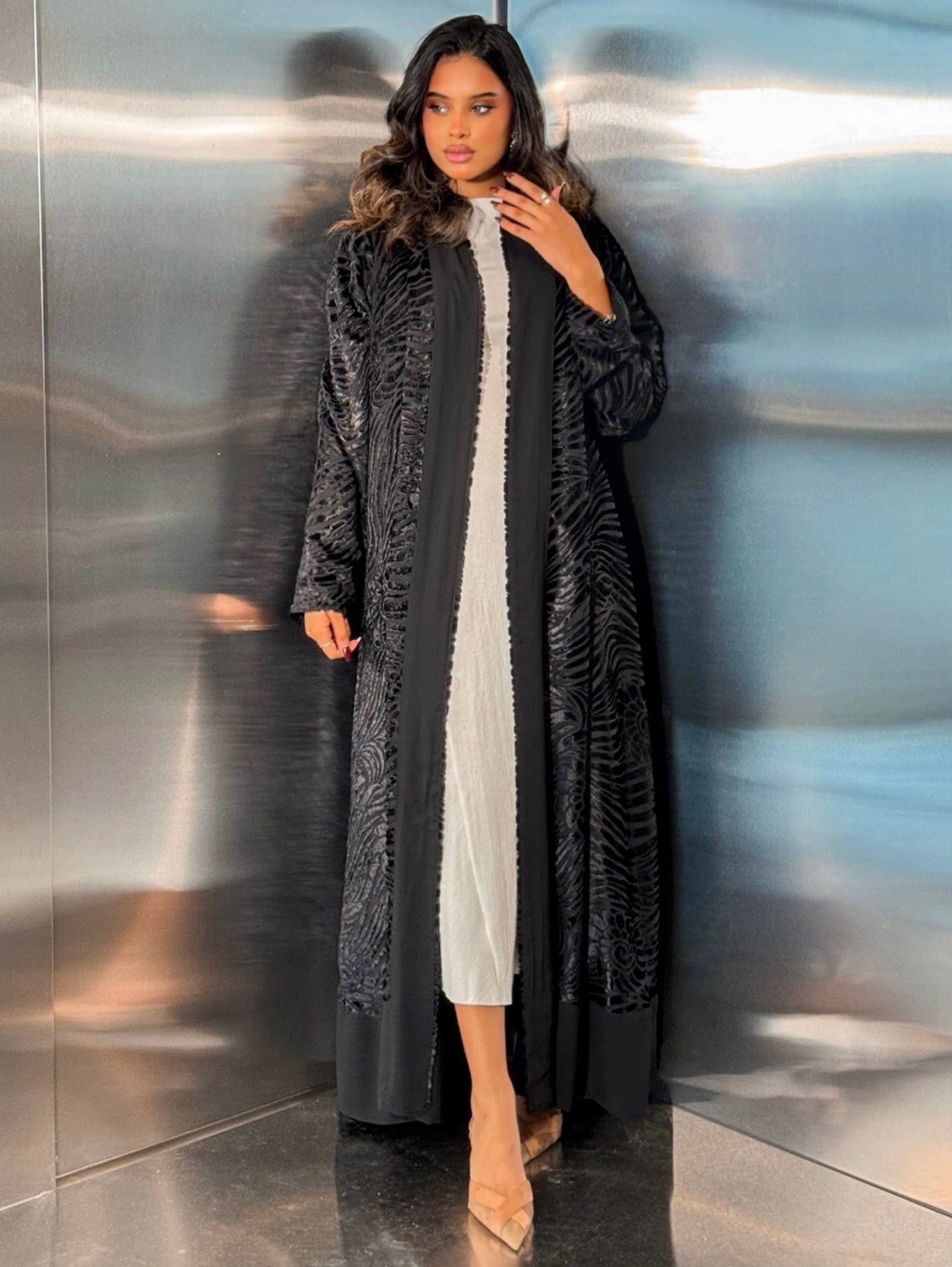 MEI660 - Black Velvet Abaya