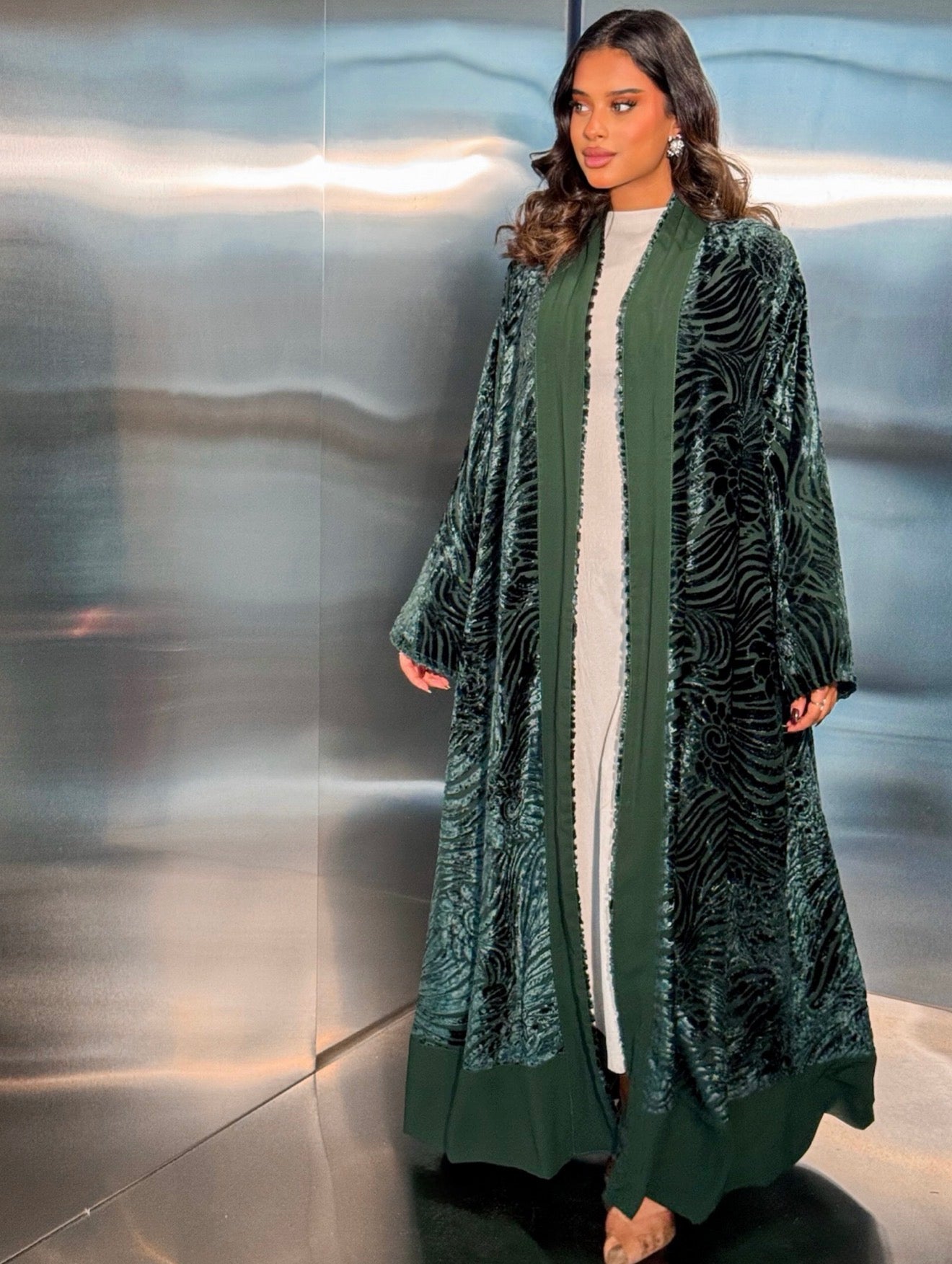 MEI661 - Green Velvet Abaya