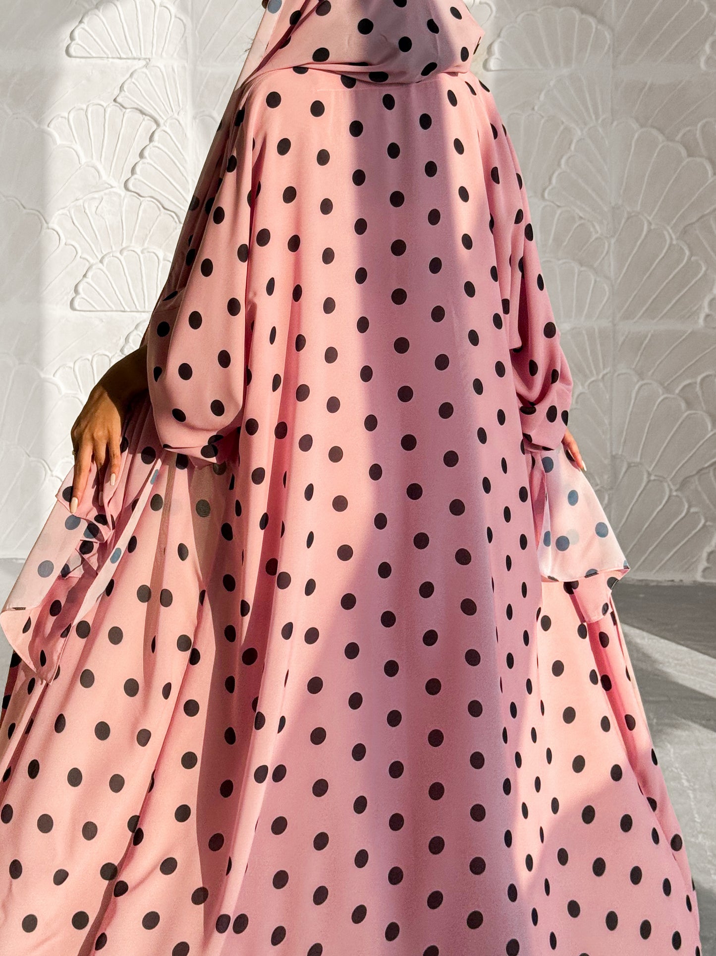 MEI612 - Polka Dots Abaya in Pink
