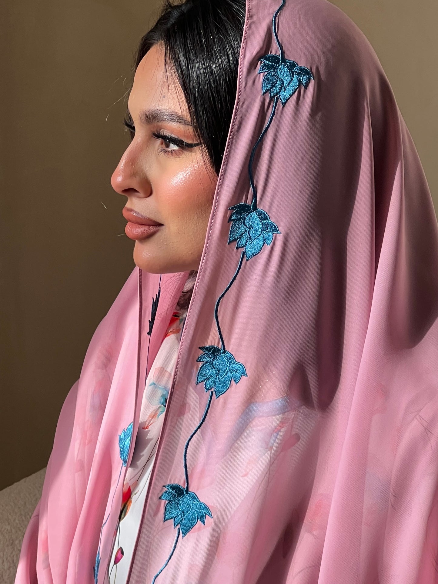 MEI689 - (Bundle of 4) Embroidered Scarfs