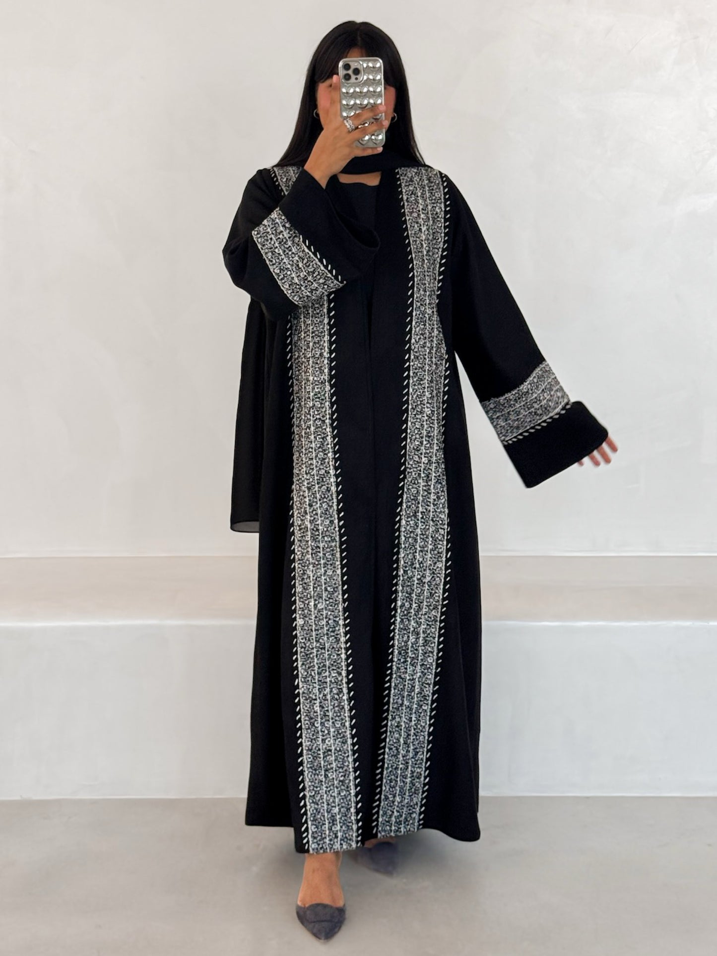 MEI651 - Embroidered Chamois x Tweed Abaya