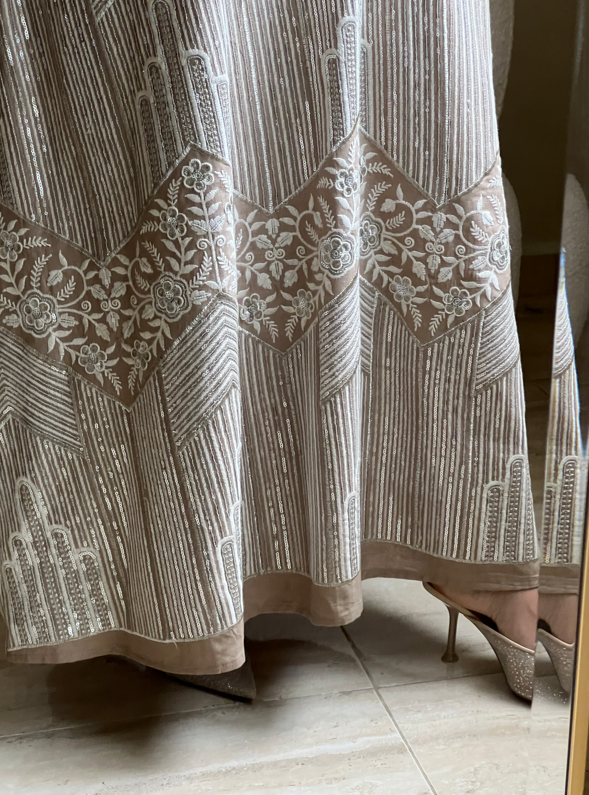 MEI542 - Beige Embroidered Jalabiya