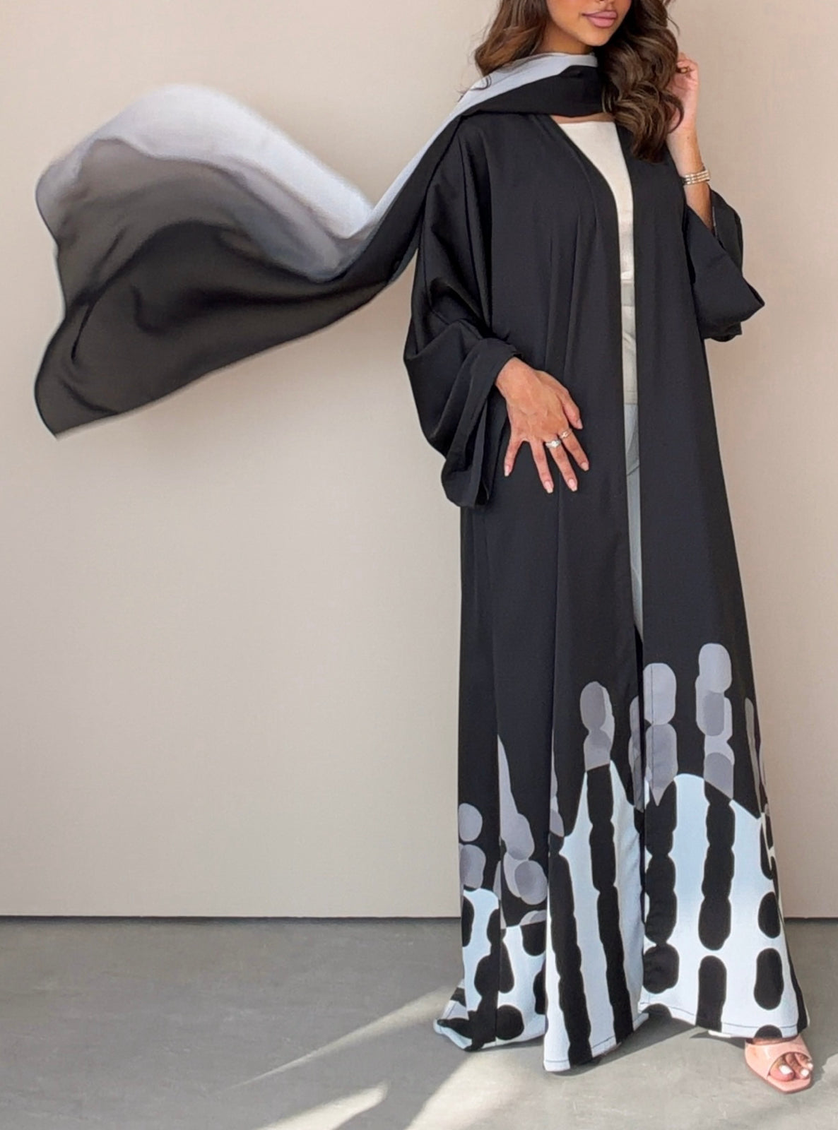 MEI753 - Muse Square-Cut Abaya in Monochrome