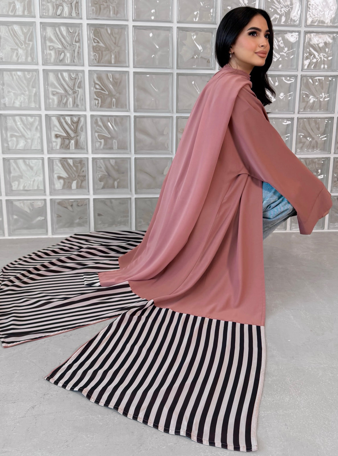 MEI759 - Linear Crepe Square Cut Abaya in Dusty Rose