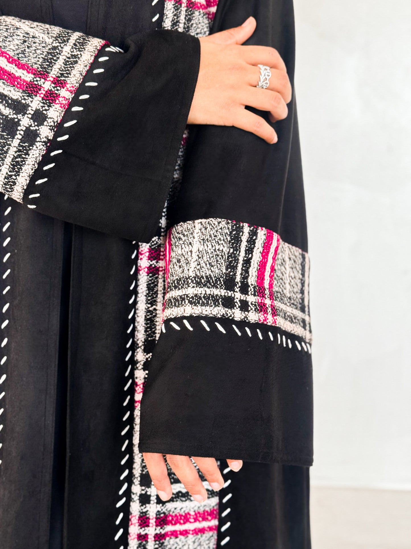 MEI649 - Embroidered Chamois x Tweed Abaya