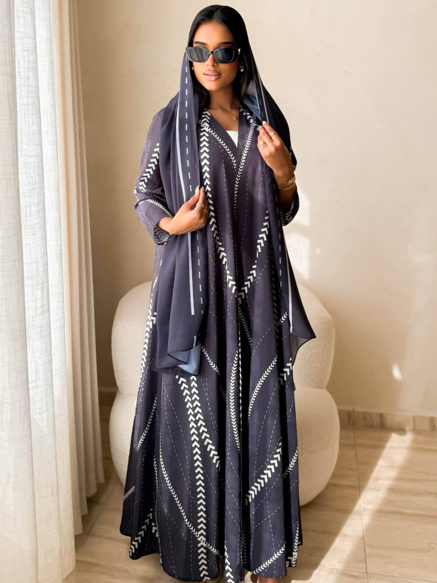 MEI642 - Linea Abaya in Charcoal Black