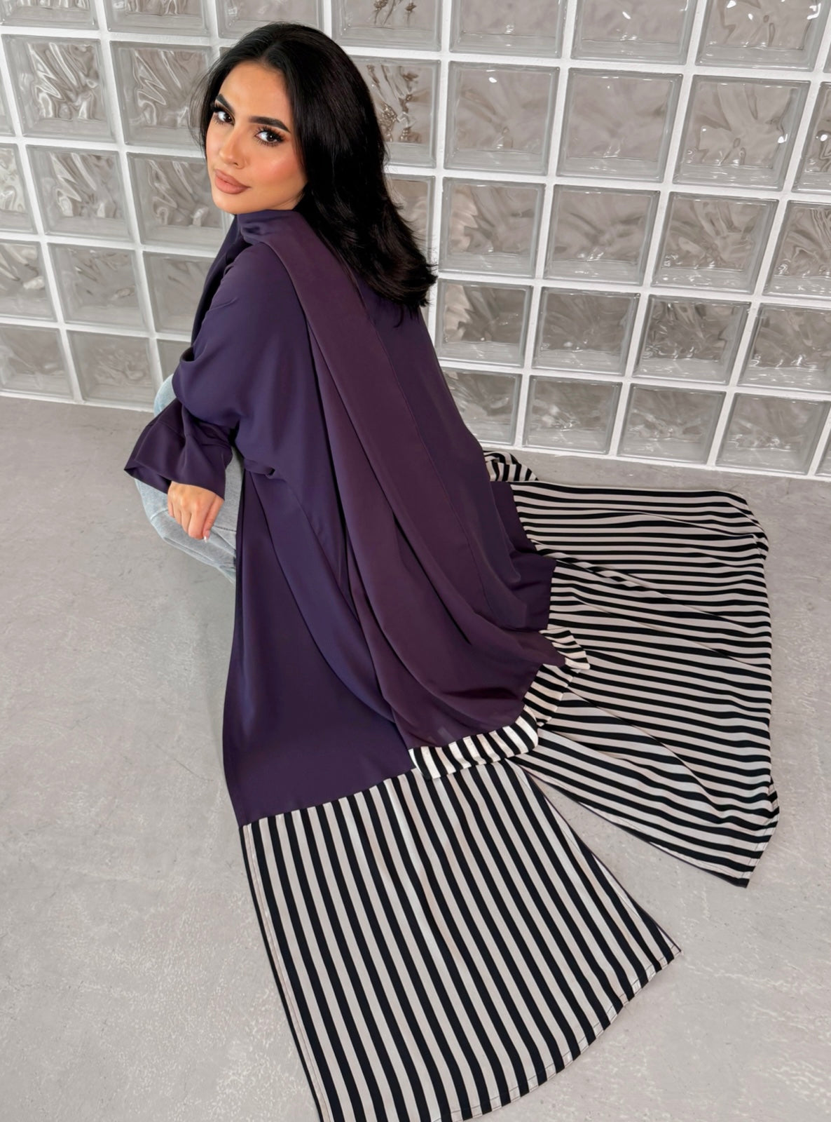 MEI756 - Linear Crepe Square Cut Abaya in Midnight Purple