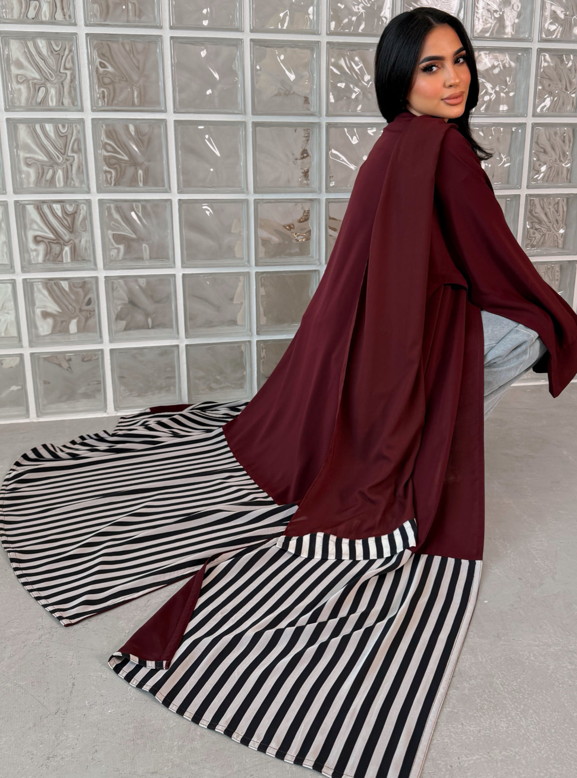 MEI758 - Linear Crepe Square Cut Abaya in Deep Burgundy