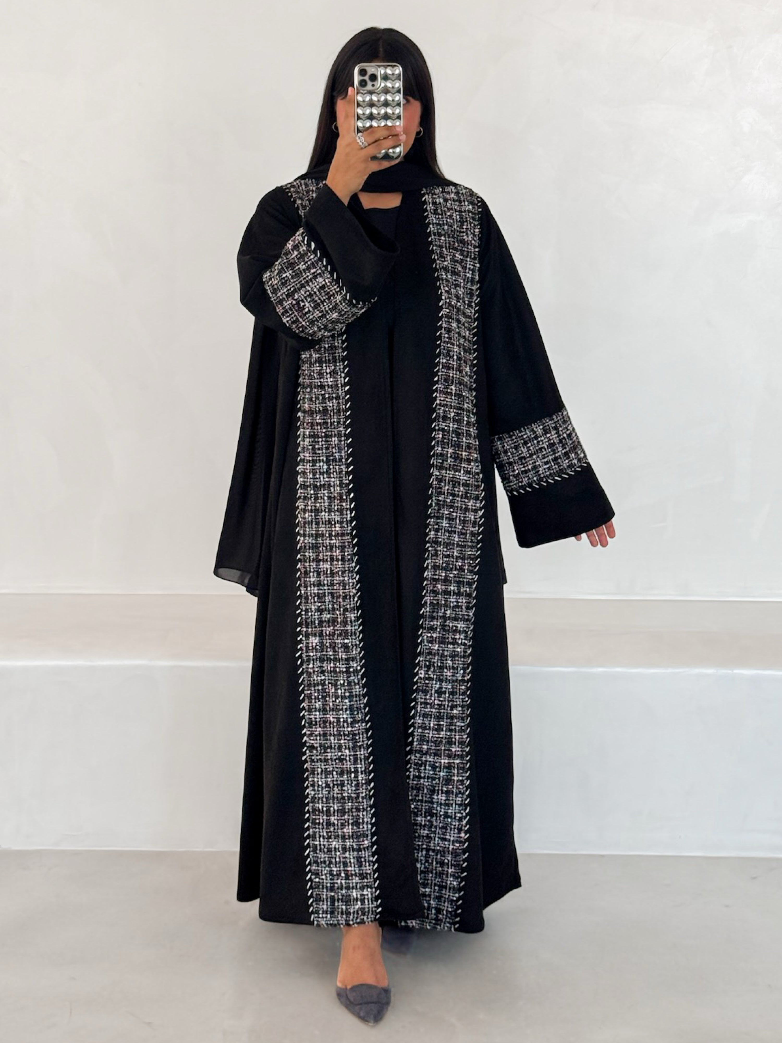 MEI646 - Embroidered Chamois x Tweed Abaya