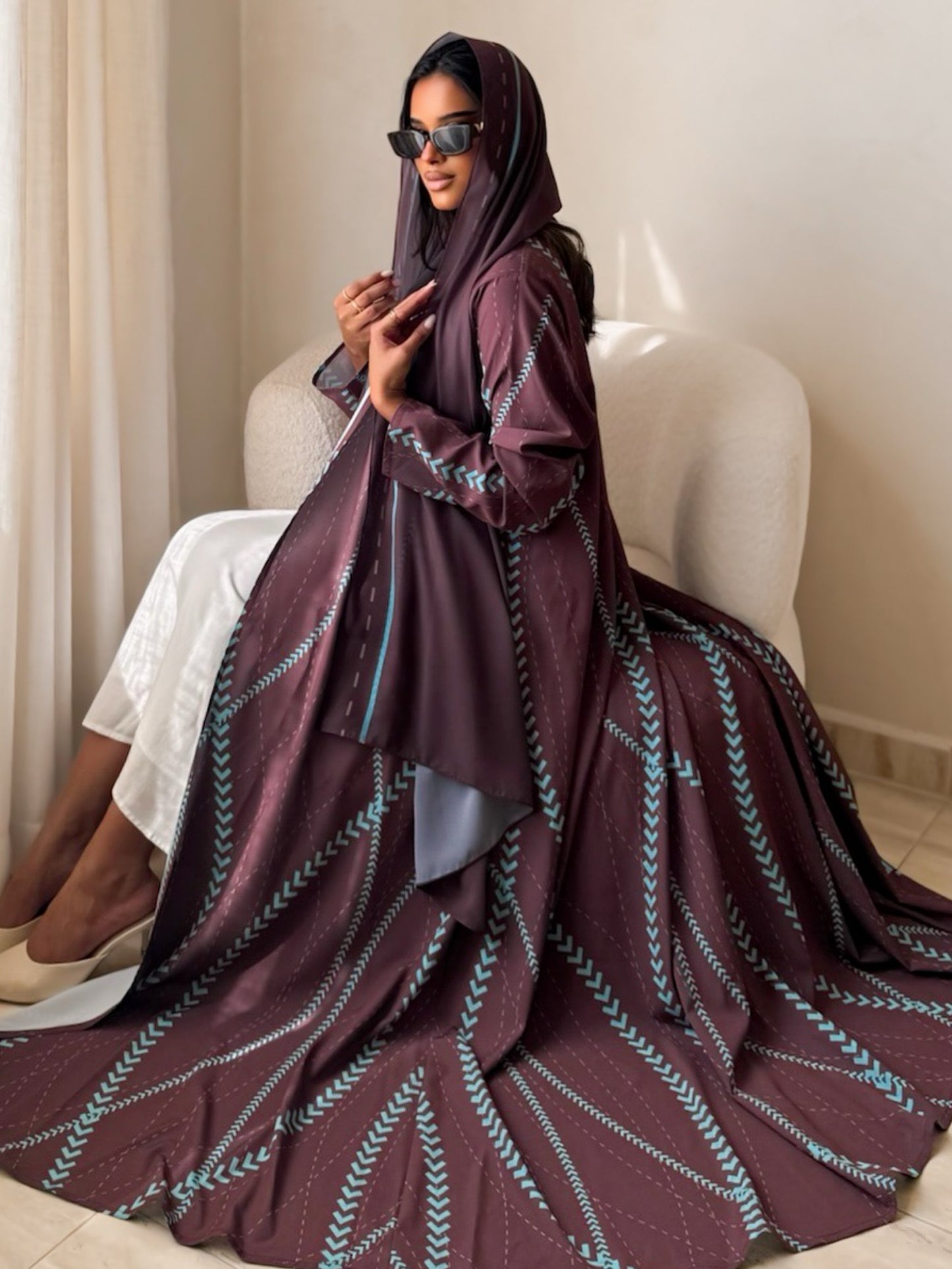 MEI641 - Linea Abaya in Brown