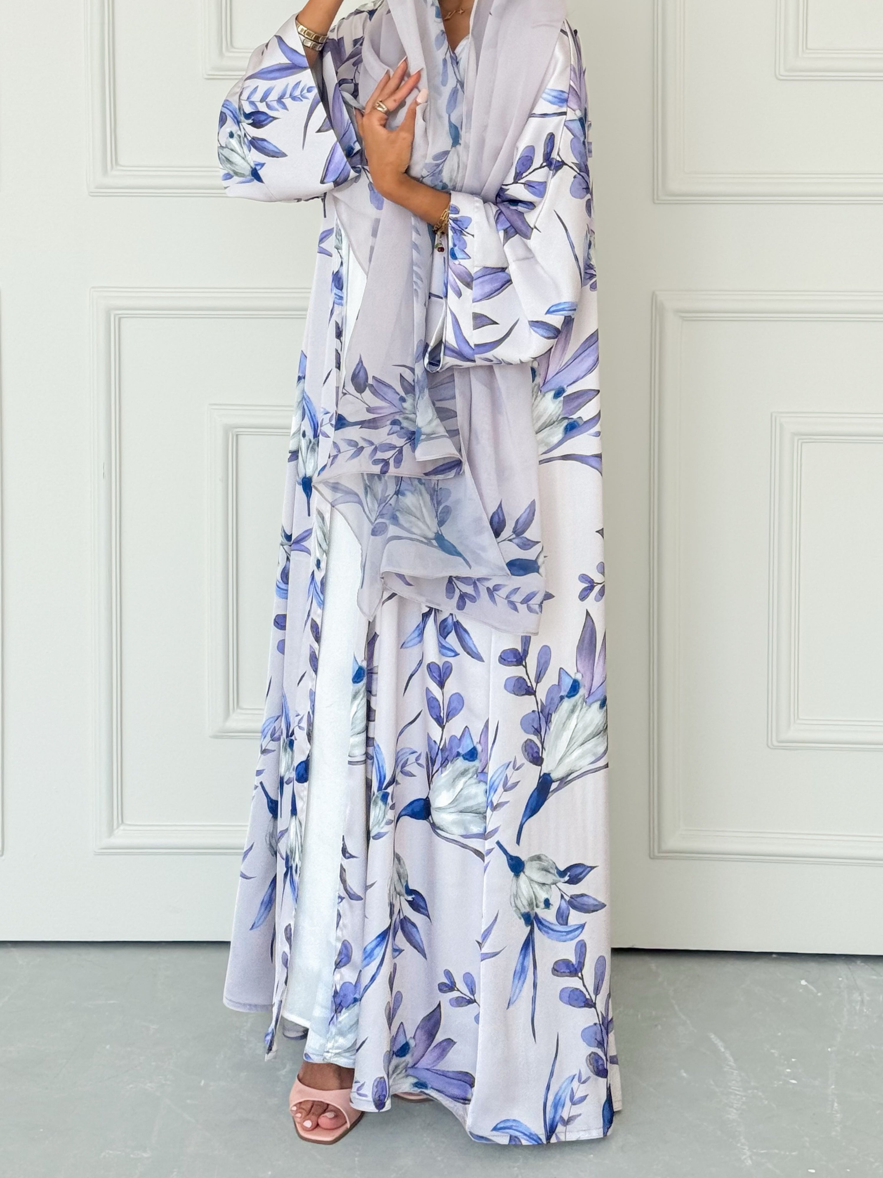 MEI616 - Lilia Abaya in Moonlight