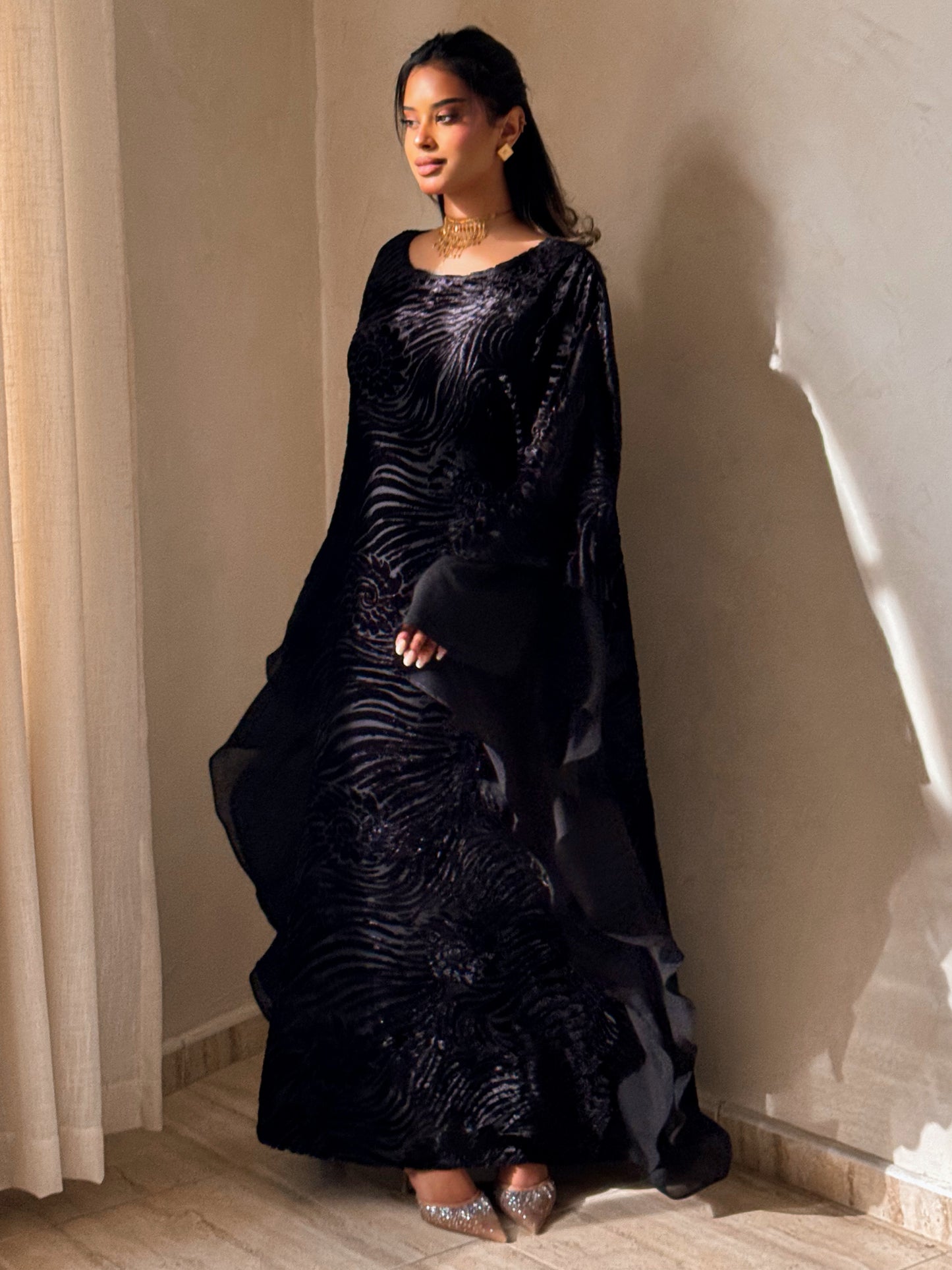 MEI700 - Black Velvet Jalabiya