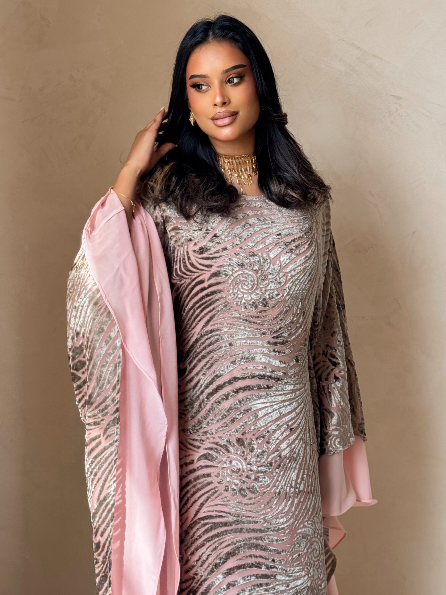 MEI701 - Pink & Grey Velvet Jalabiya