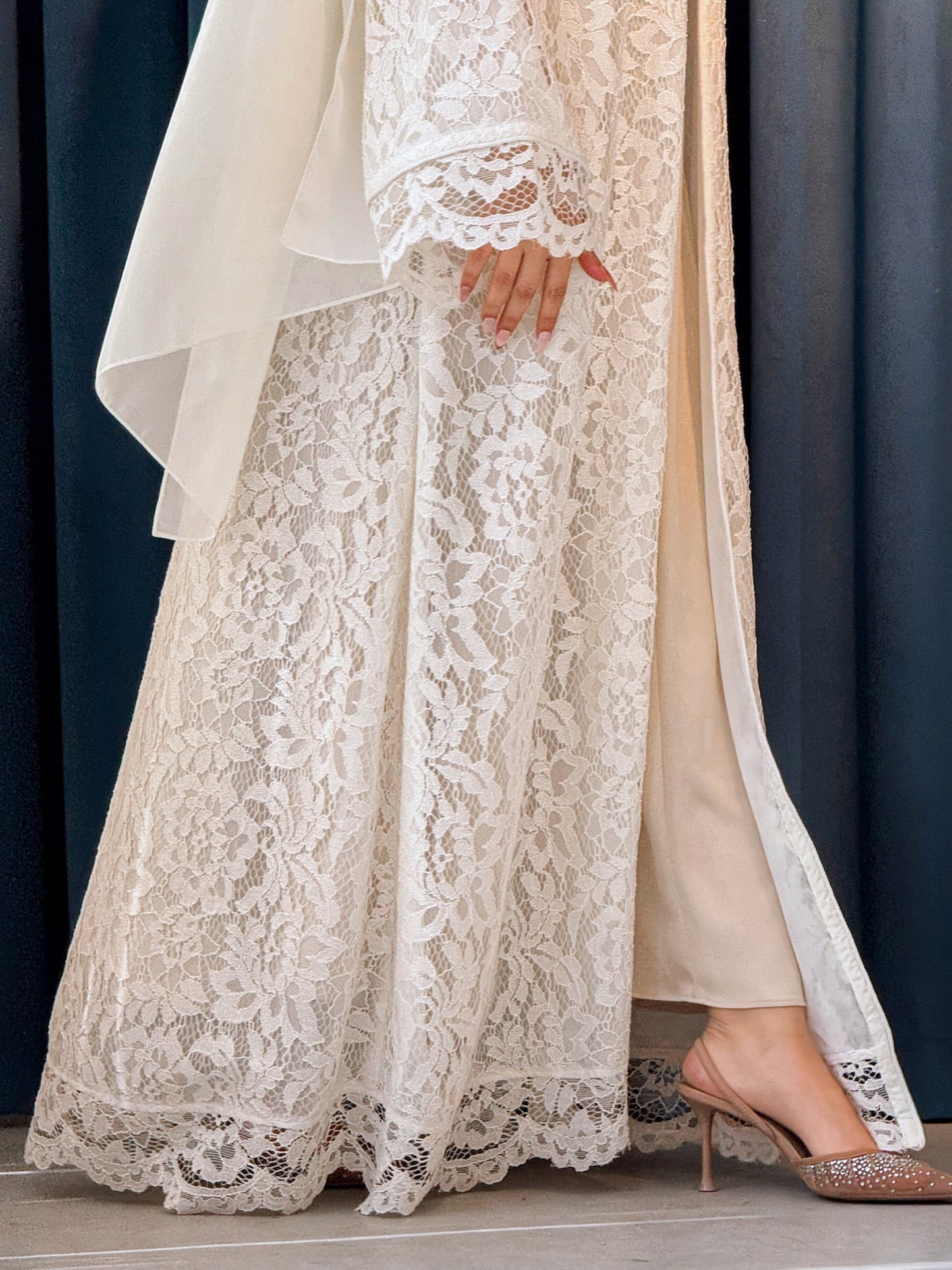 MEI712 - Off White Lace Abaya with Matching Headscarf