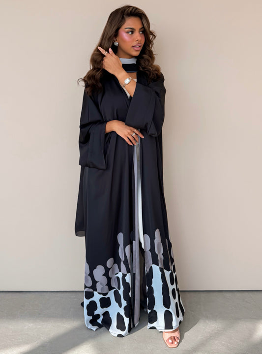 MEI753 - Muse Square-Cut Abaya in Monochrome