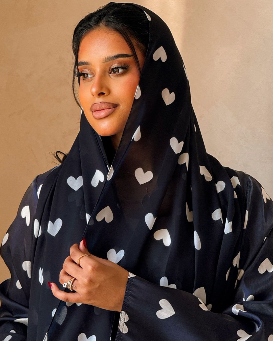 MEI719 - Black & White Hearts A-Cut Organza Abaya 🖤🤍