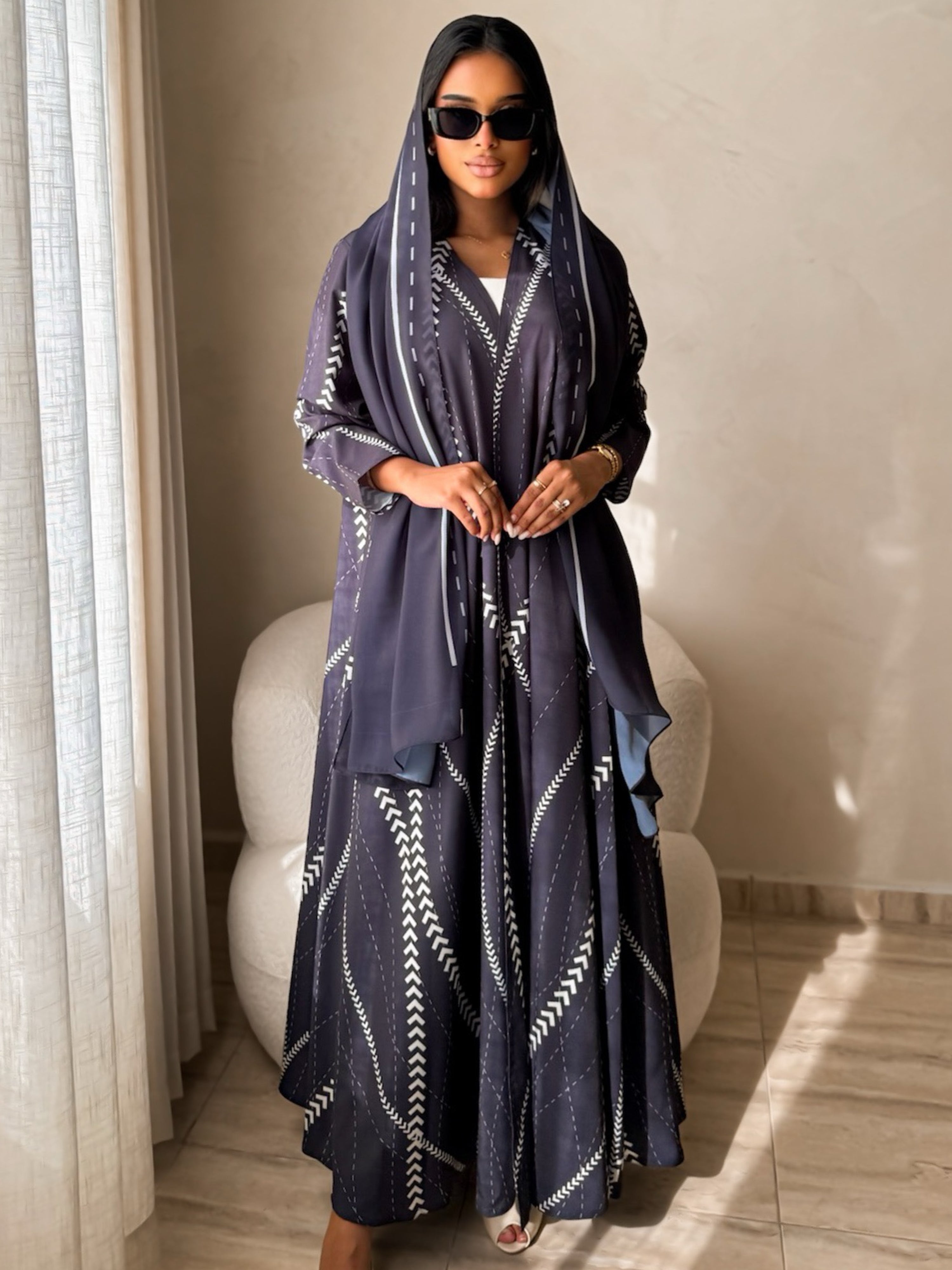 MEI642 - Linea Abaya in Charcoal Black