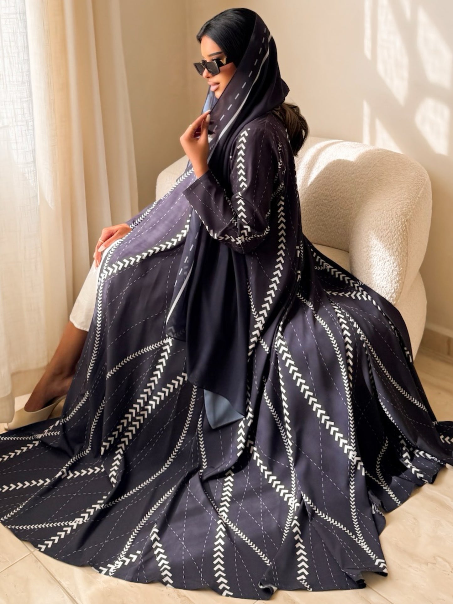 MEI642 - Linea Abaya in Charcoal Black