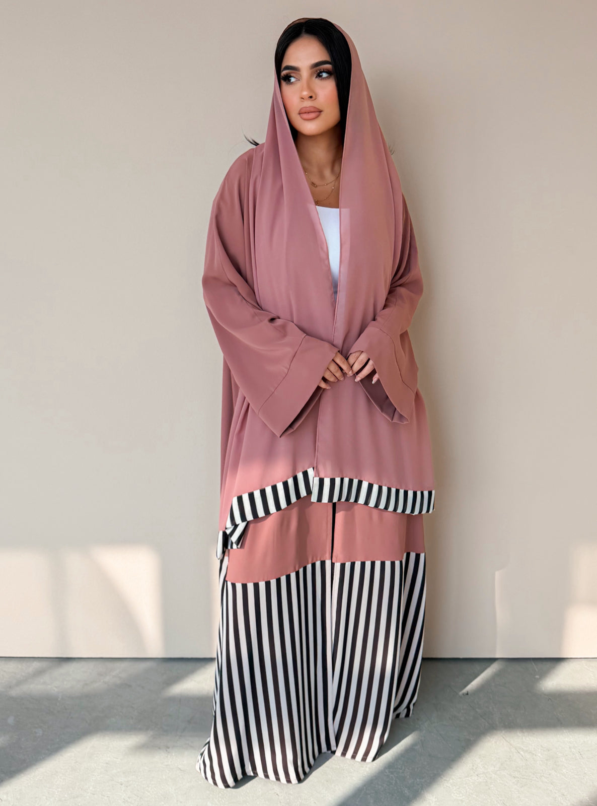 MEI759 - Linear Crepe Square Cut Abaya in Dusty Rose