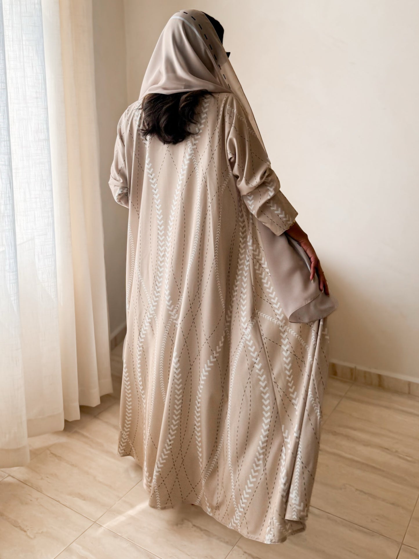 MEI640 - Linea Abaya in Beige
