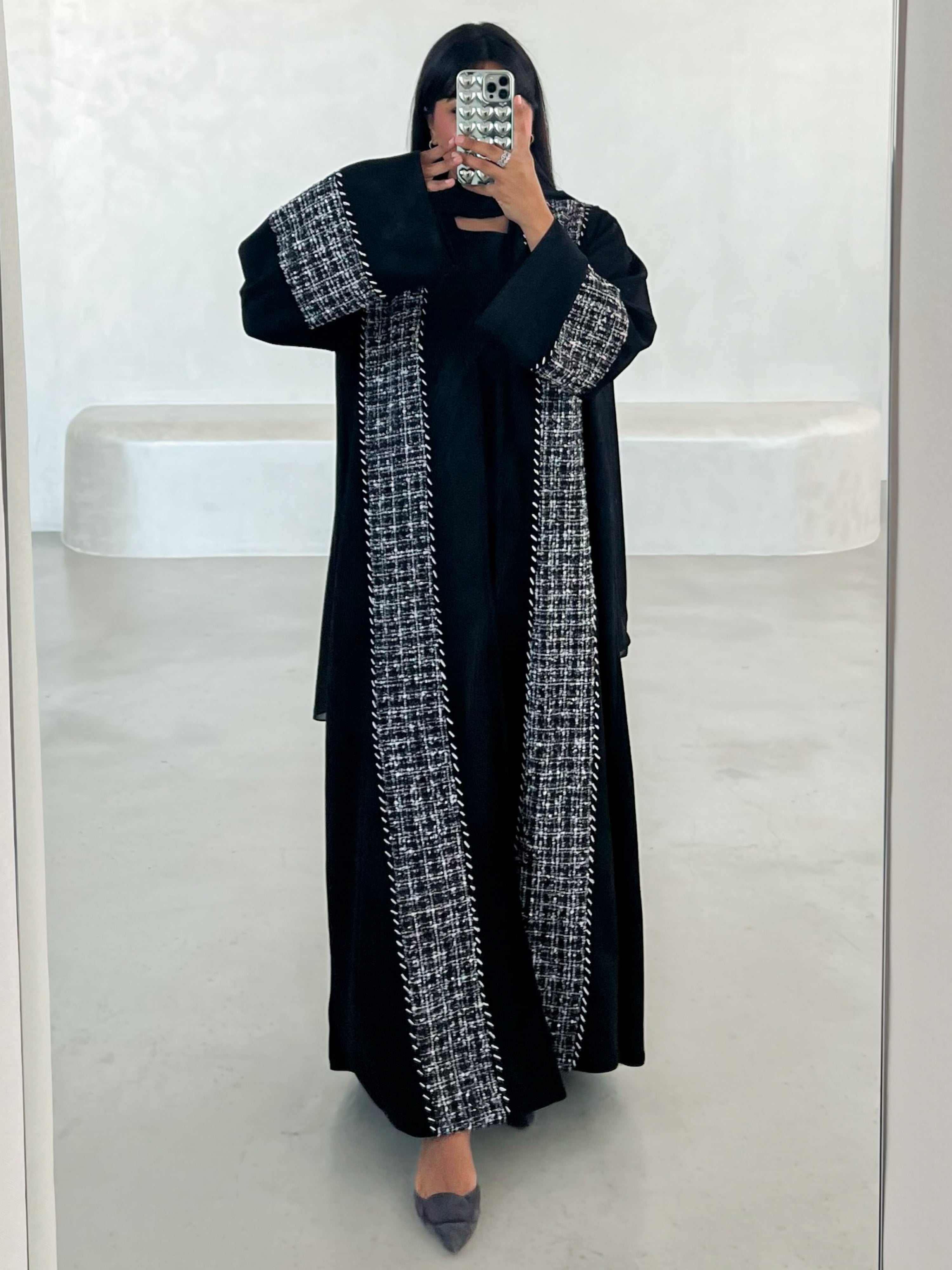 MEI646 - Embroidered Chamois x Tweed Abaya