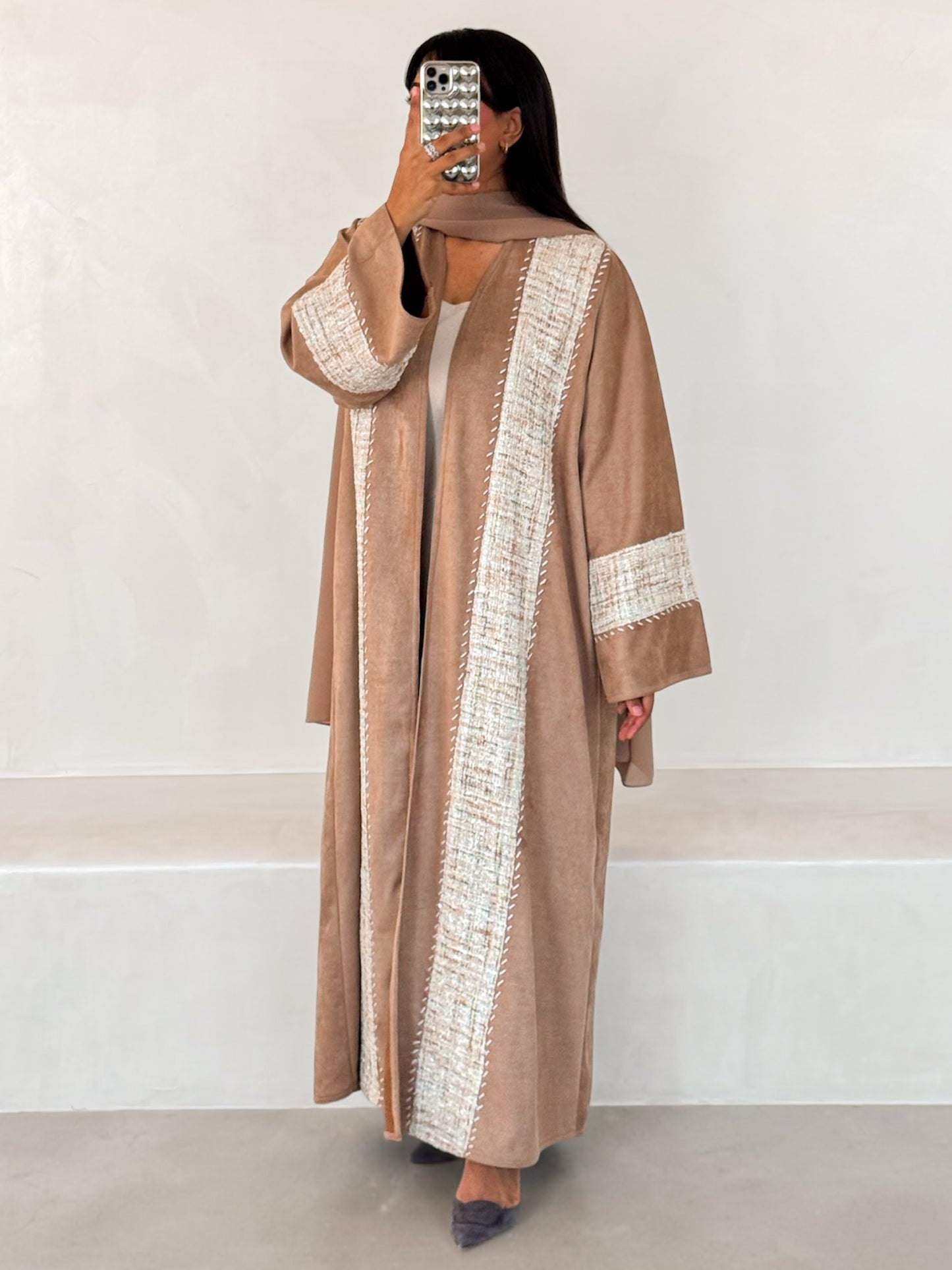 MEI647 - Embroidered Chamois x Tweed Abaya